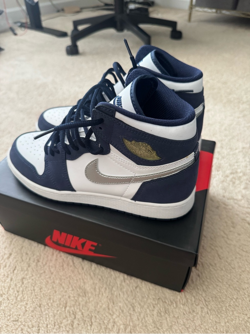 Nike Men's High-Top Sneakers in Navy and White - Picture 2 of 3
